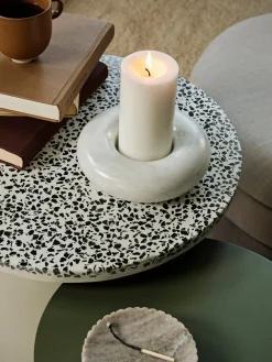 Agari Tisch